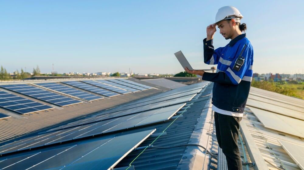 expert checking the roof