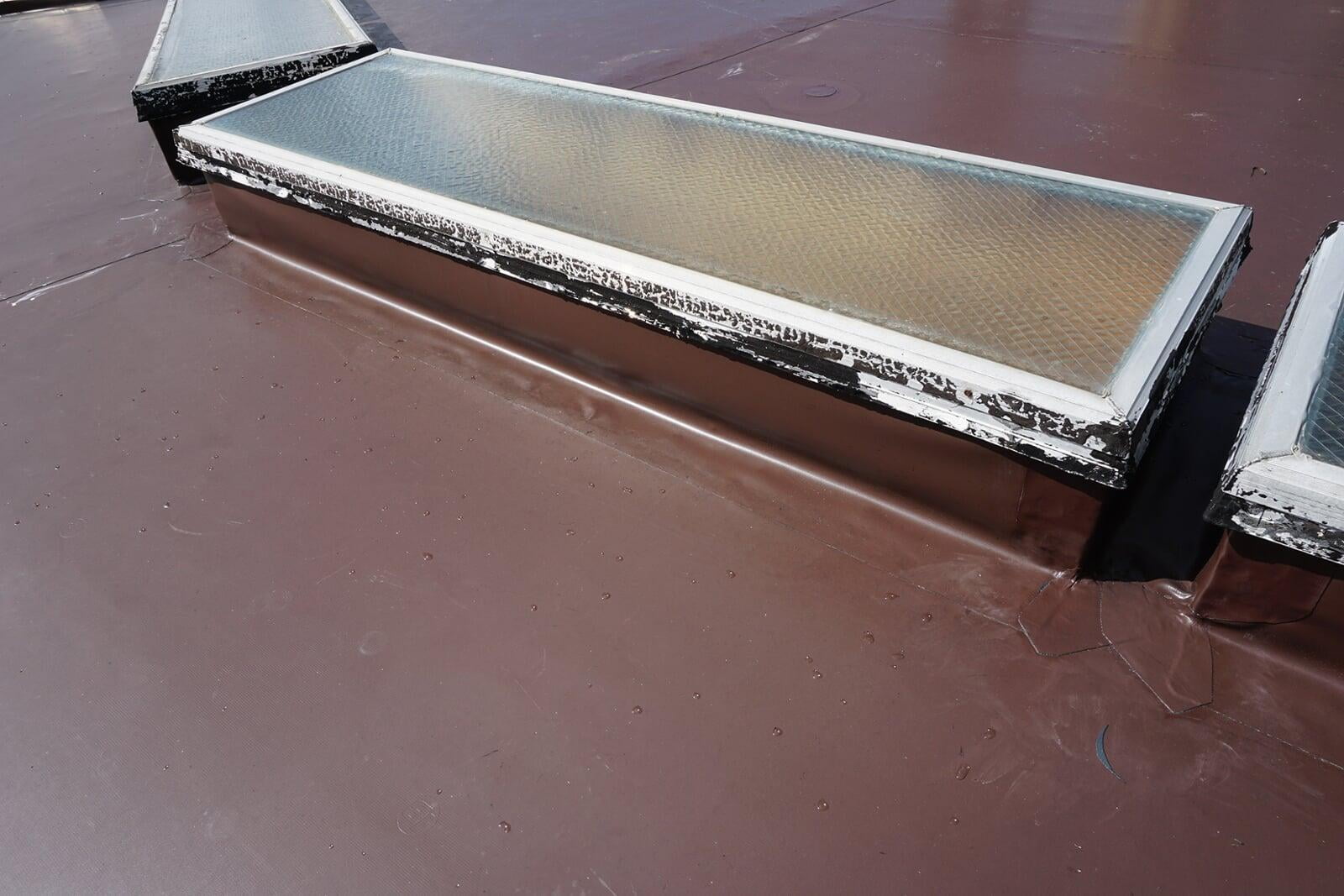 Flat roof (IB brown), Commercial